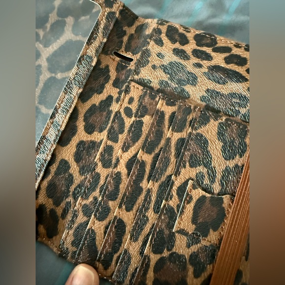 Chic Leopard Print Wallet - Picture 6 of 6